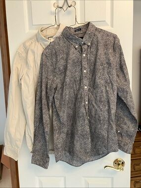 American Eagle Outfitters Men's Black & White Speckled Button-Up Dress Shirt